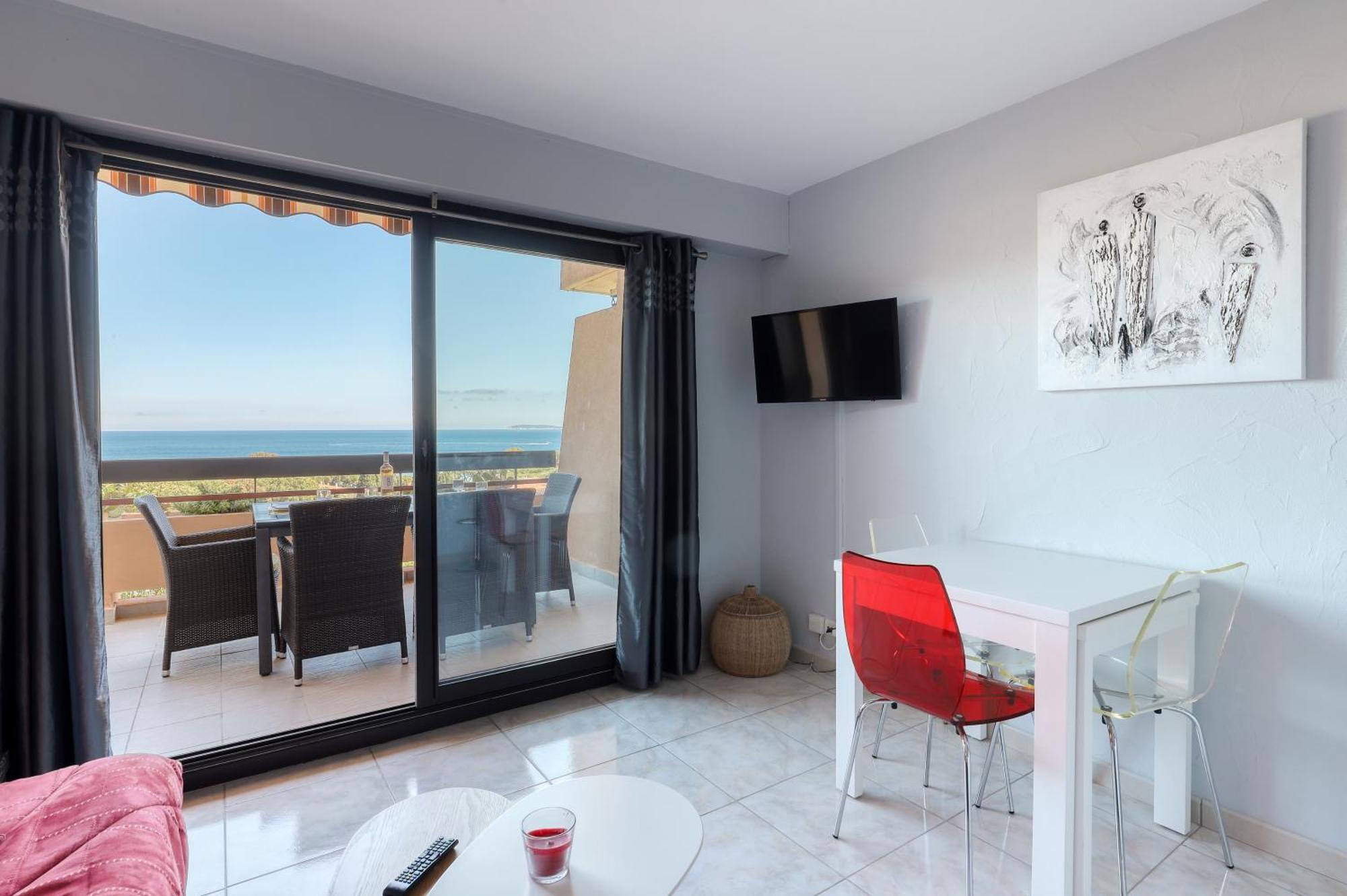 T2 Sea View In Saint-clair - Rated 3 * Le Lavandou