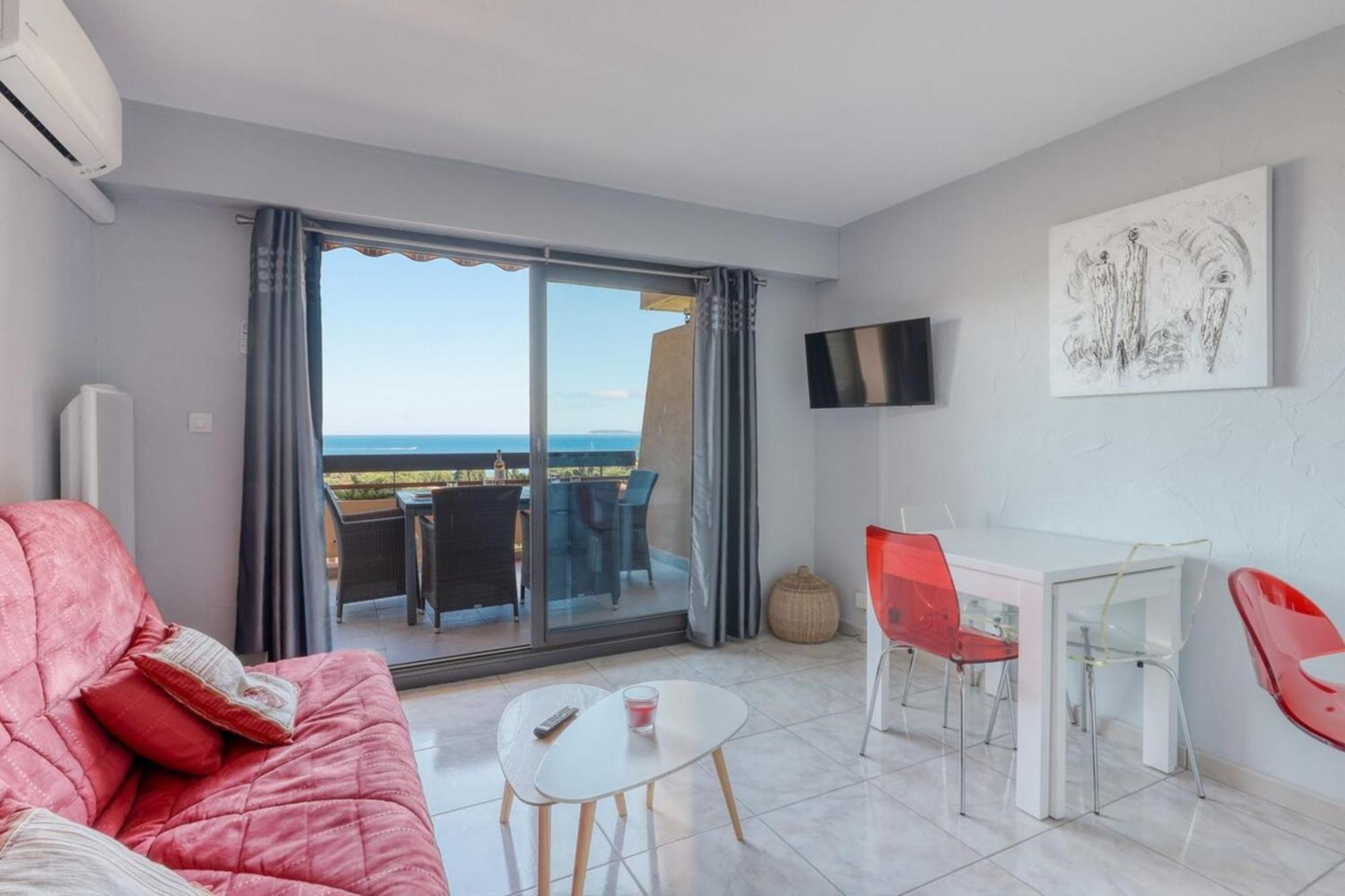 Apartment T2 Sea View In Saint-clair - Rated 3