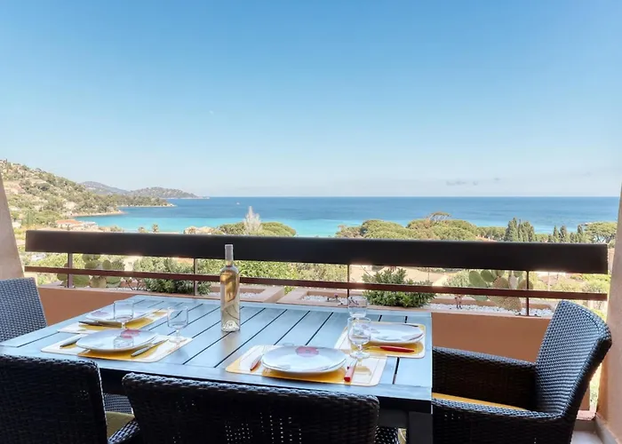 T2 Sea View In Saint-Clair - Rated 3