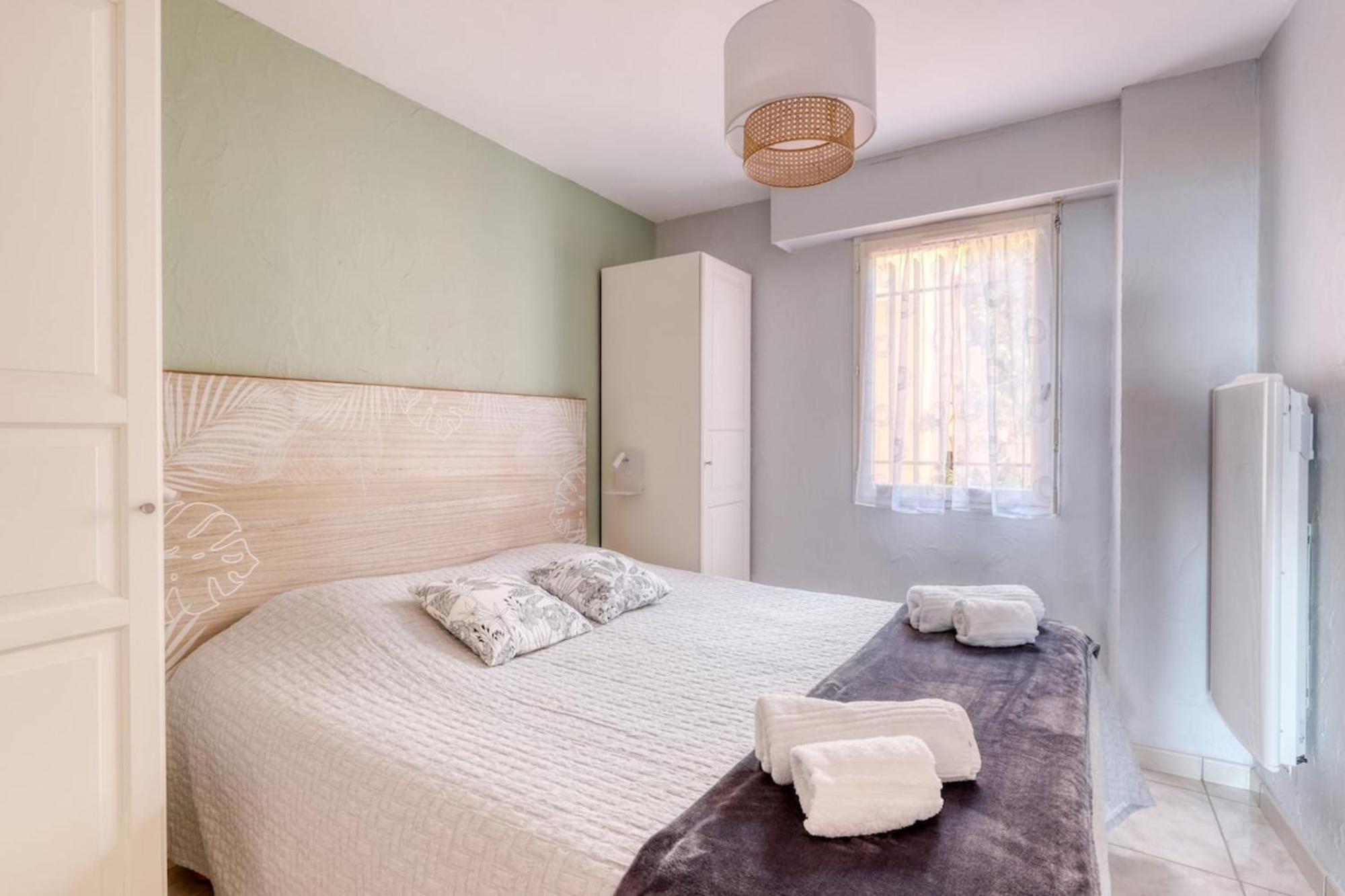 T2 Sea View In Saint-clair - Rated 3 * Le Lavandou