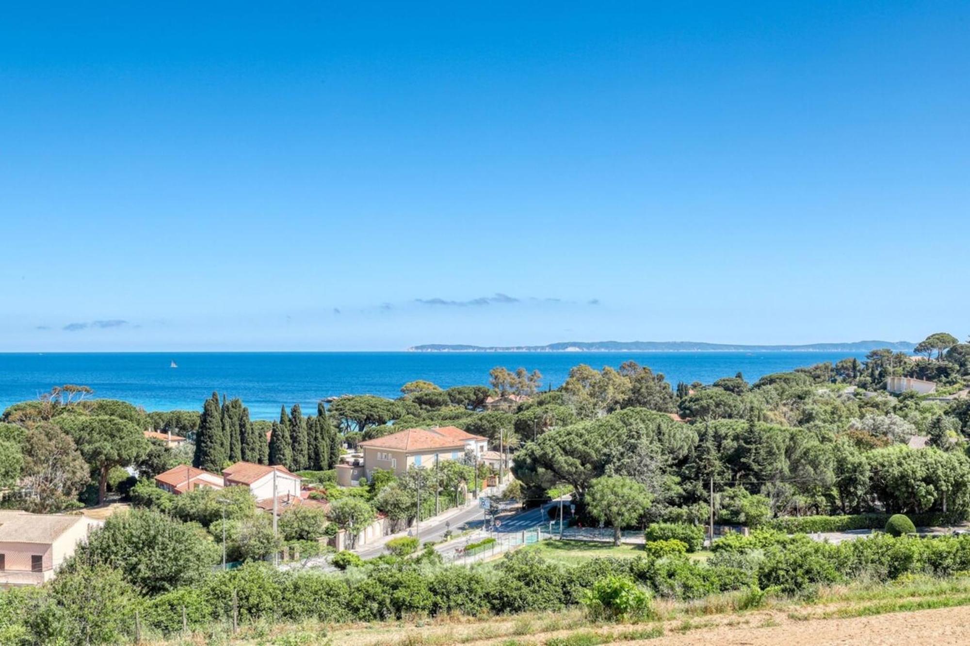T2 Sea View In Saint-clair - Rated 3 * Le Lavandou