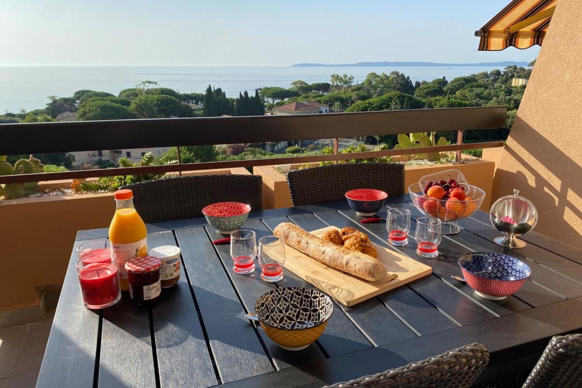 T2 Sea View In Saint-clair - Rated 3 * Le Lavandou